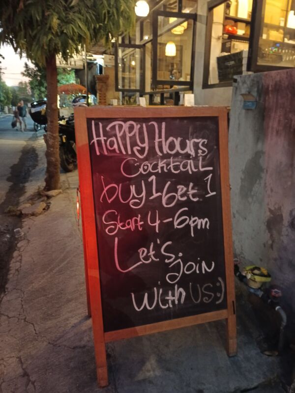 Pescado Bali : Happy hour cocktails buy one get one free